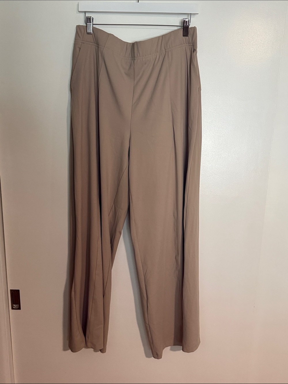 Old Navy Women's Light Tan Wide-Leg Powersoft Track Pants